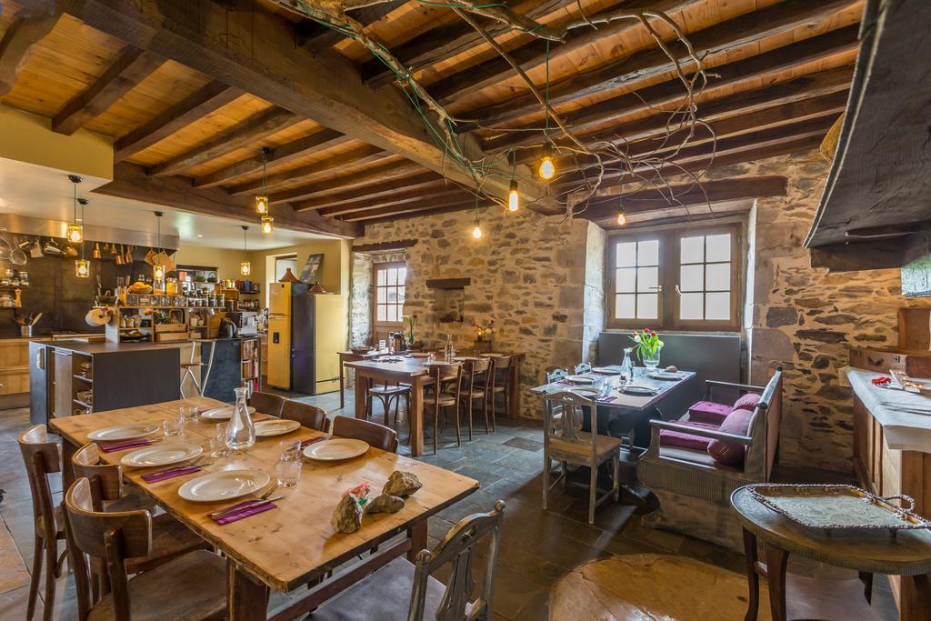 Saint-Esteben Les Fous Du Village מראה חיצוני תמונה